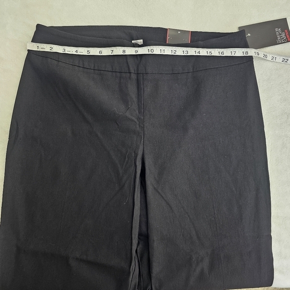 AVENUE Luxe Stretch Gracie Eyelet Capri - Picture 11 of 13